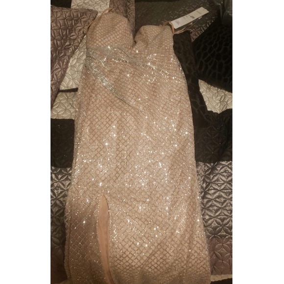 PORTIA AND SCARLET EVENING GOWN - Picture 3 of 3